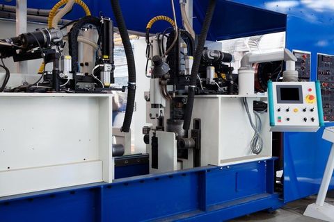 Injection Moulding Machines: Explore Modern Manufacturing Processes and Applications