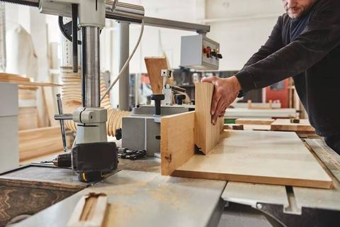 Cabinet Making Machines: Overview of Cutting, Drilling, and Finishing Equipment
